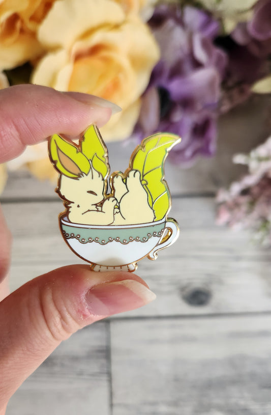 Teacup Leaf Fox Enamel Pin
